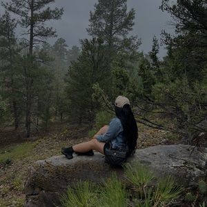 Meet your Posher, Emi